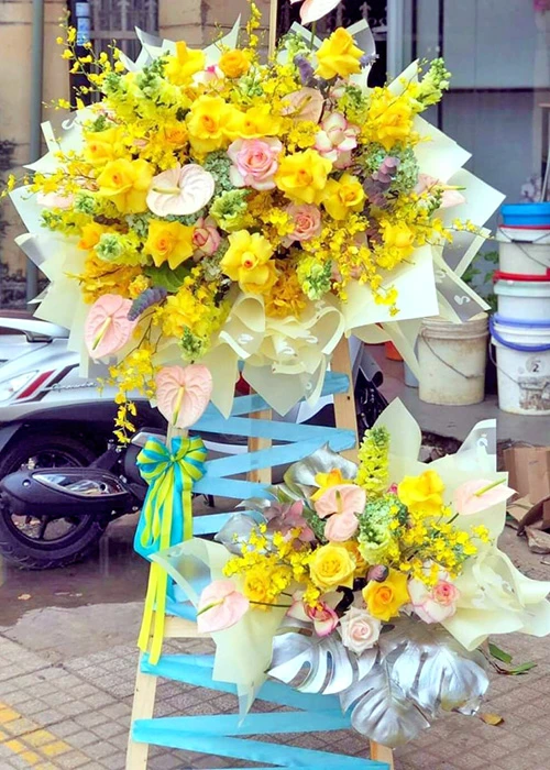 hoa chuc mung   hkt182