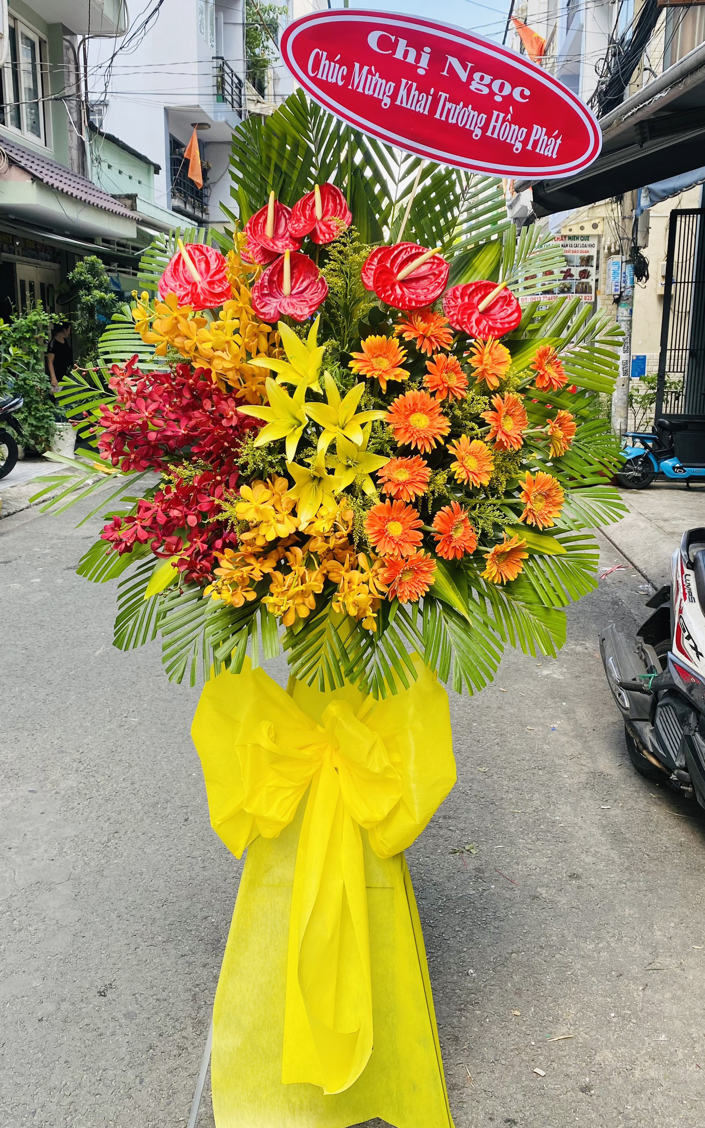 hoa chuc mung khai truong hong phat   hkt381